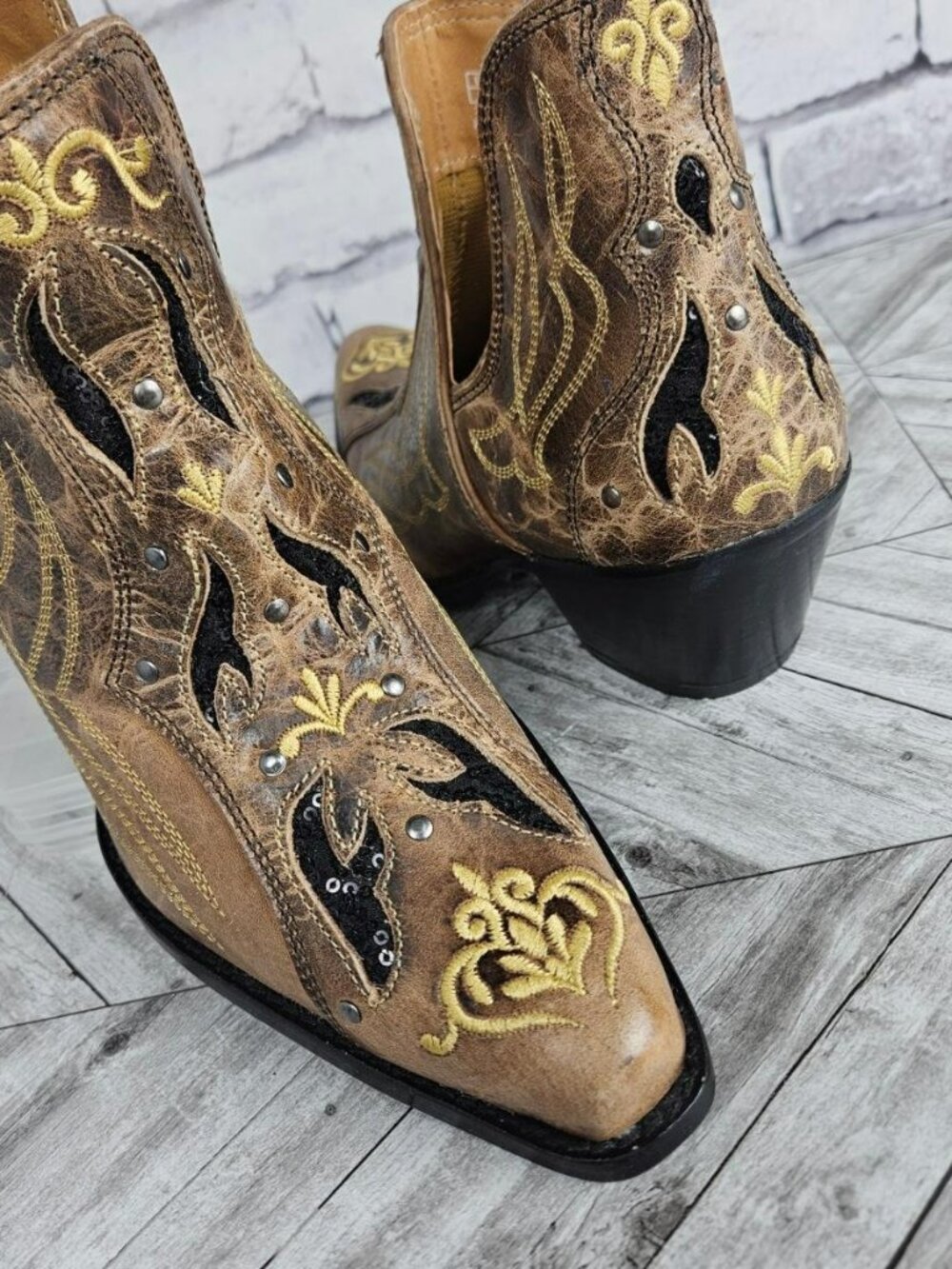 Myra Leather Brown Embroidered Ankle Boots Womens 8 US Country Western Cowgirl